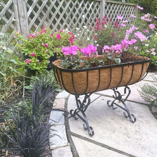 Metal planter with legs - with,